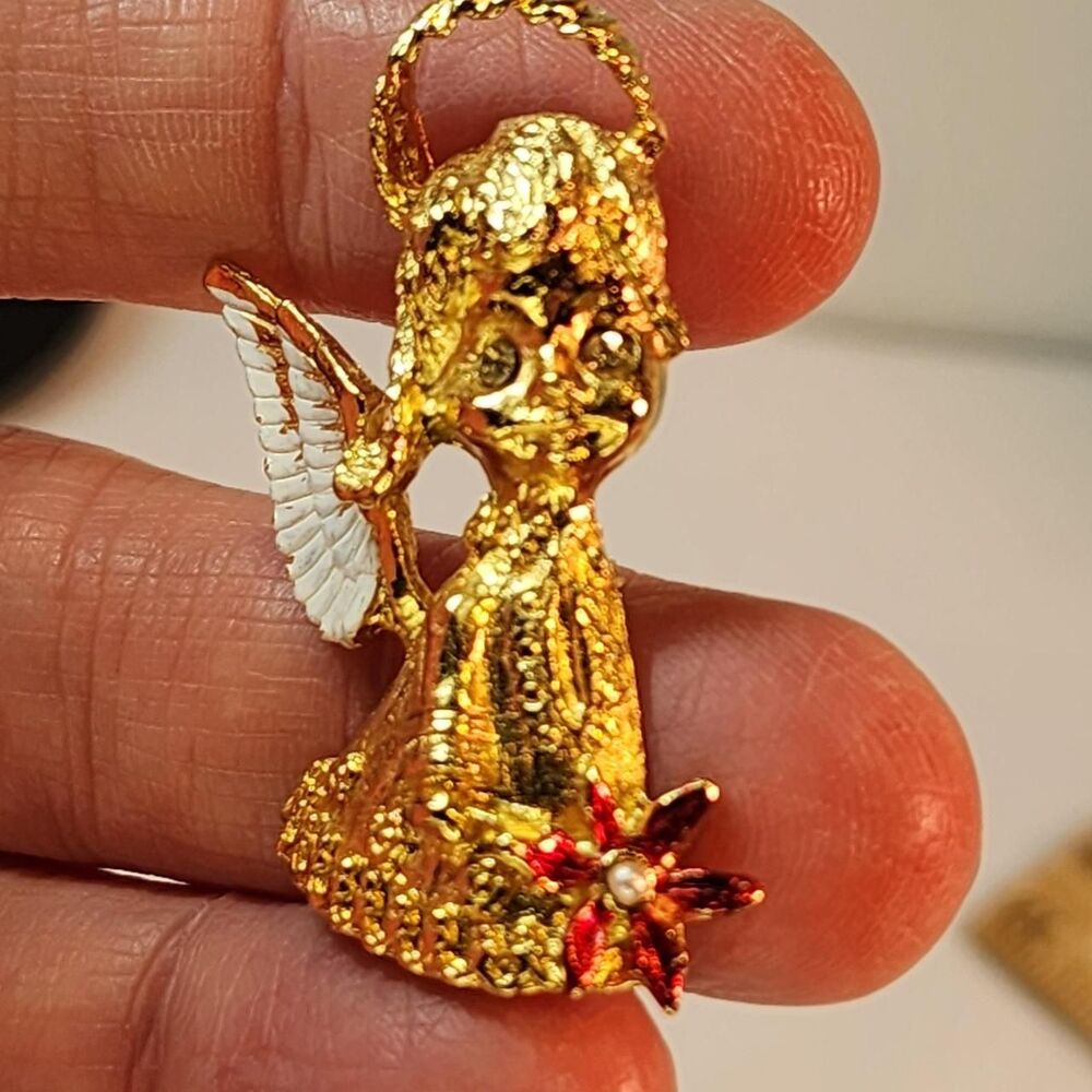 Vintage Gerry’s Christmas Angel Brooch Pin Gold Tone White Enamel Poinsettia